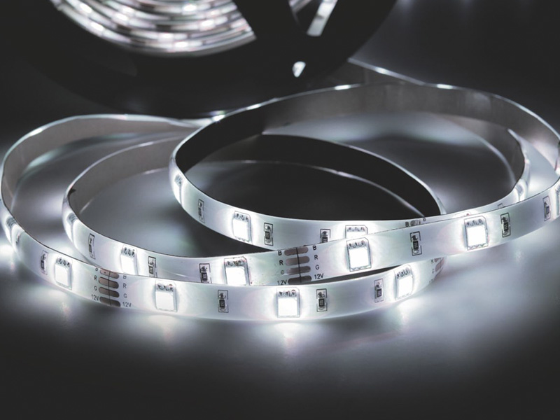 FITA LED 2,5W 30 LEDS/M 2M 12V COM FONTE AUTOVOLT IP20 BRANCO